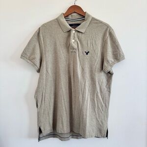 AMERICAN EAGLE OUTFITTERS | Vintage men’s tan polo style t-shirt